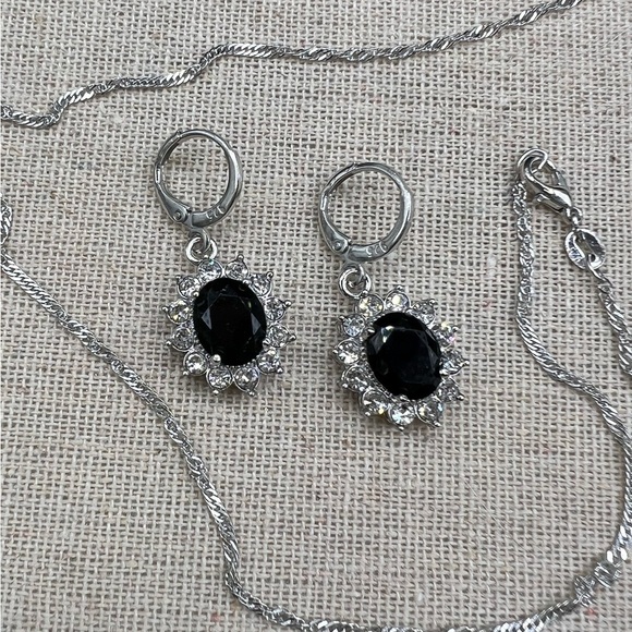 NIB 925 Sterling Silver & CZ Pendent Necklace and Earring Set - Picture 8 of 12